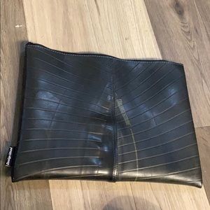 ✅ NWOT DESIGN IDEAS x BRIDGESTONE Laptop Case Bag